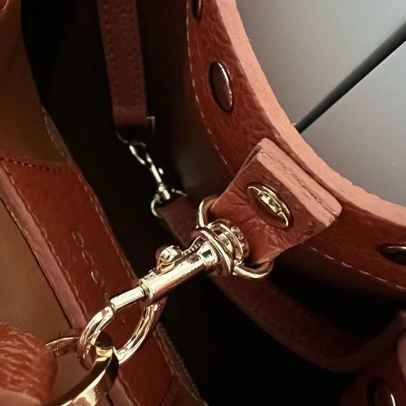 Laggo British Tan Tote bag.  Leather, new without tags. - Picture 3 of 10